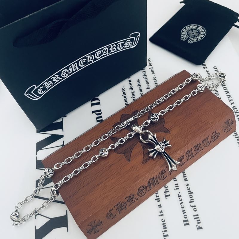 Ch**me He**ts necklaces